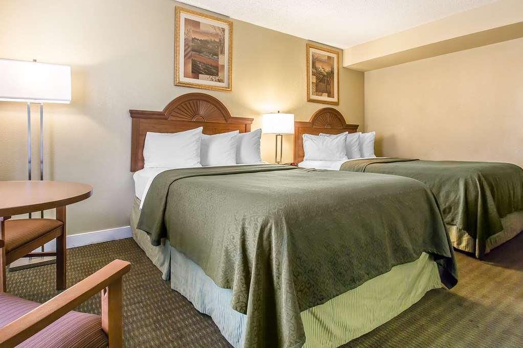 Rodeway Inn Lawton Room photo