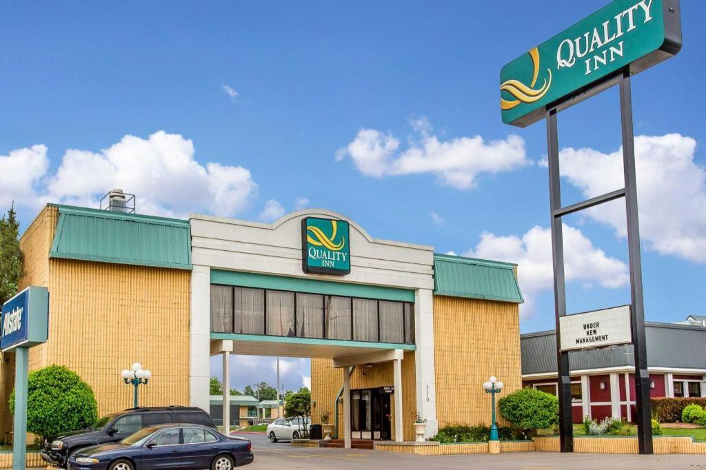 Rodeway Inn Lawton Exterior photo